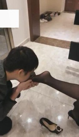 vivi,香甜可口羞辱偷邻居