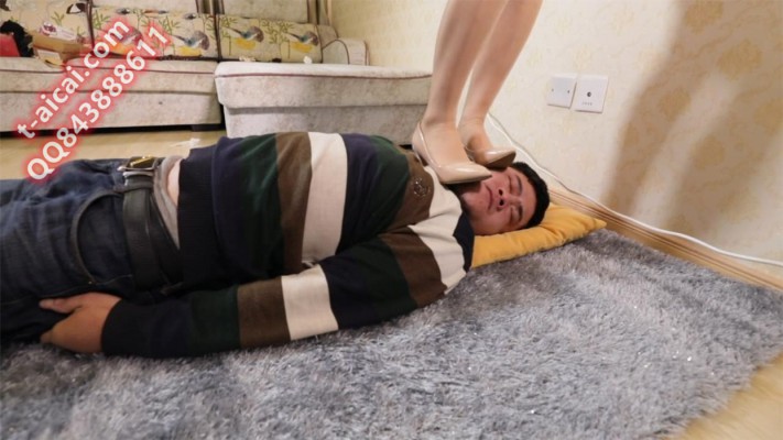 苏三暴力虐脸 YC-220401