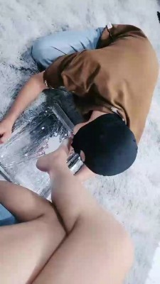 【嘉妮】学生S臭鞋臭袜气味辱狗【双视角版】 bf20078