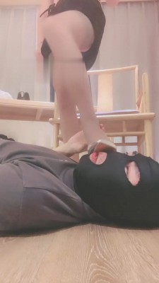 【桃子老师】桌底下的废物 bf19162