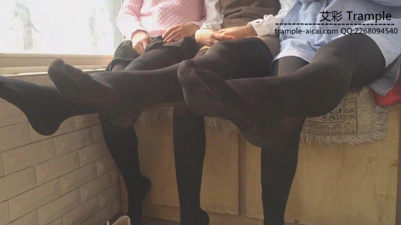 【精品典藏】三个妹子的下午茶系列，重点看袜底！！
