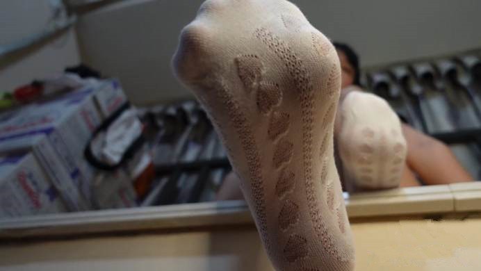 【Haruka瑶酱】极致脏鞋臭袜pov巨人视觉惩罚男同学