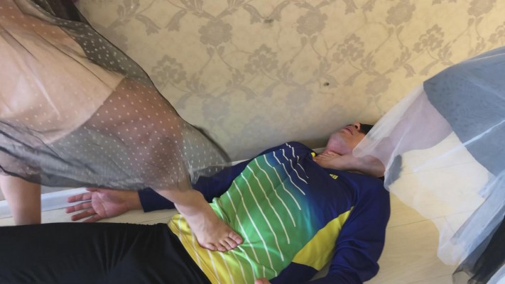 双美女S美裙靓鞋无情踩踏调教 YC-220112-9