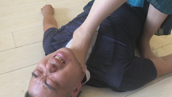 新婚之夜新郎沦为美新娘的脚垫 YC-220113-5