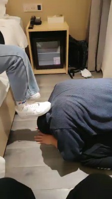 【萱S】舔学生妹的脏鞋 bf22600