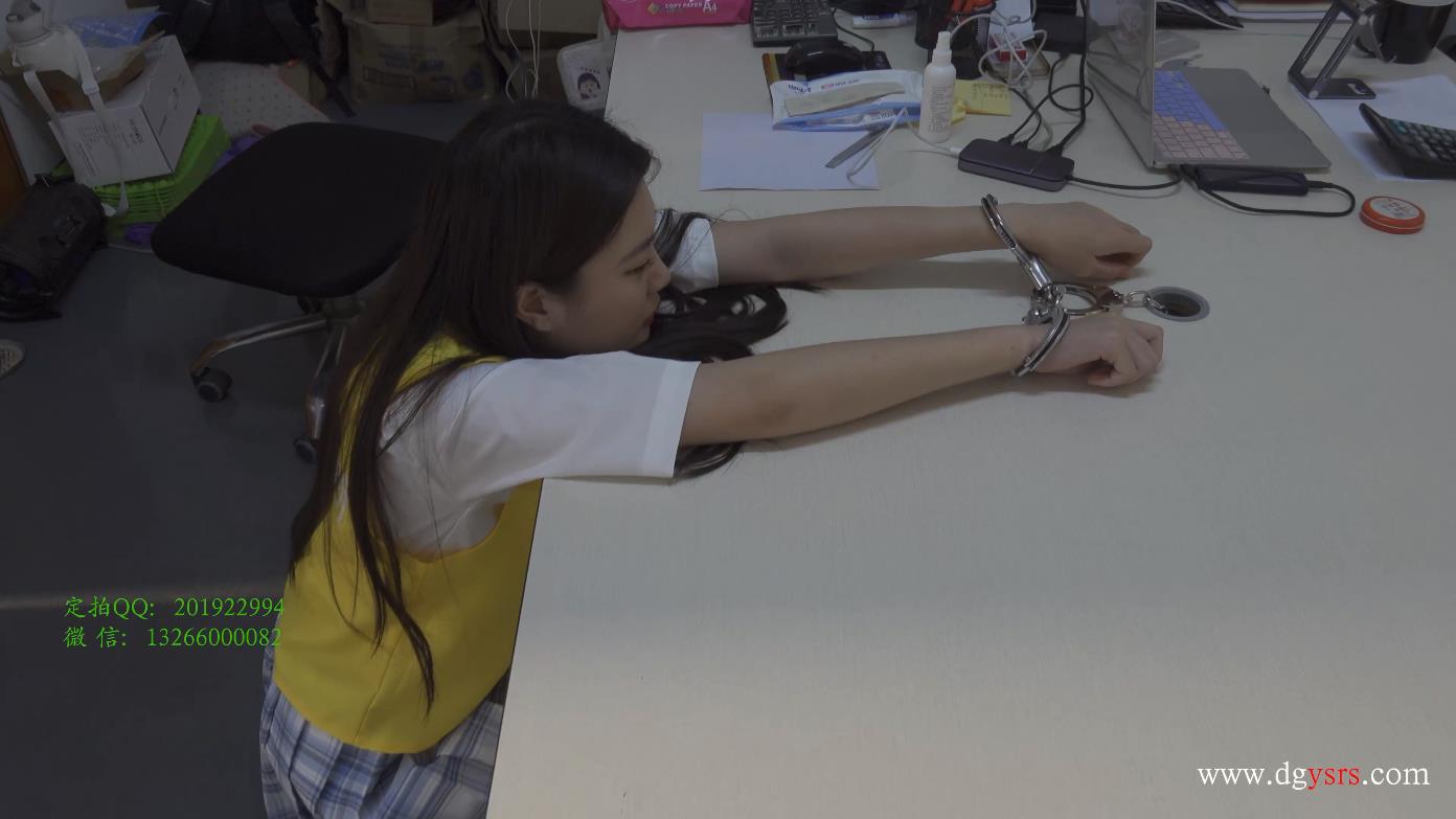 【艺束人生】2023_01期视频  错误的抓捕（模特楚楚出演）