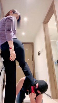 【珞一】女白领下班家务奴伺候 bf21803_HD绳艺资源