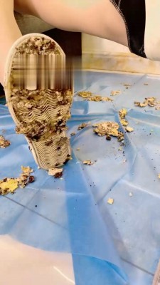 【冷凝大人】脏鞋底踩踏食物喂食 bf17305