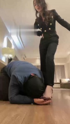 【萱萱】长腿模特高跟碾压狗 bf21455