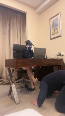 【迟冷熙S】剧情：办公室女上司教训废物下属 bf21972