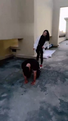 【冷凝大大】户外天台全体重踩踏 bf18456_HD绳艺资源