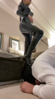 【萱萱】皮衣S威严tj bf20139_HD绳艺资源